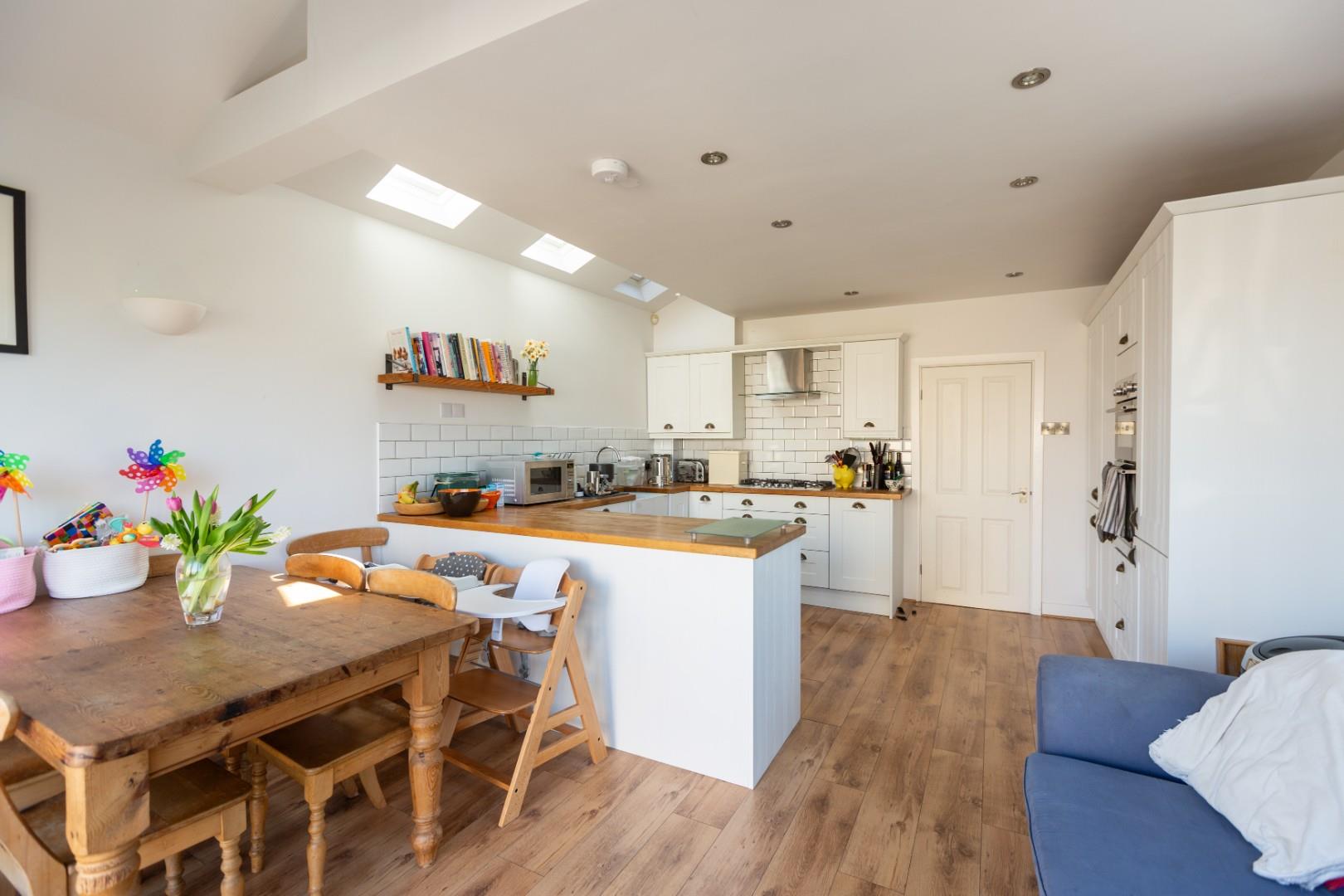 John Street, Mumbles, Swansea, SA3 4LH